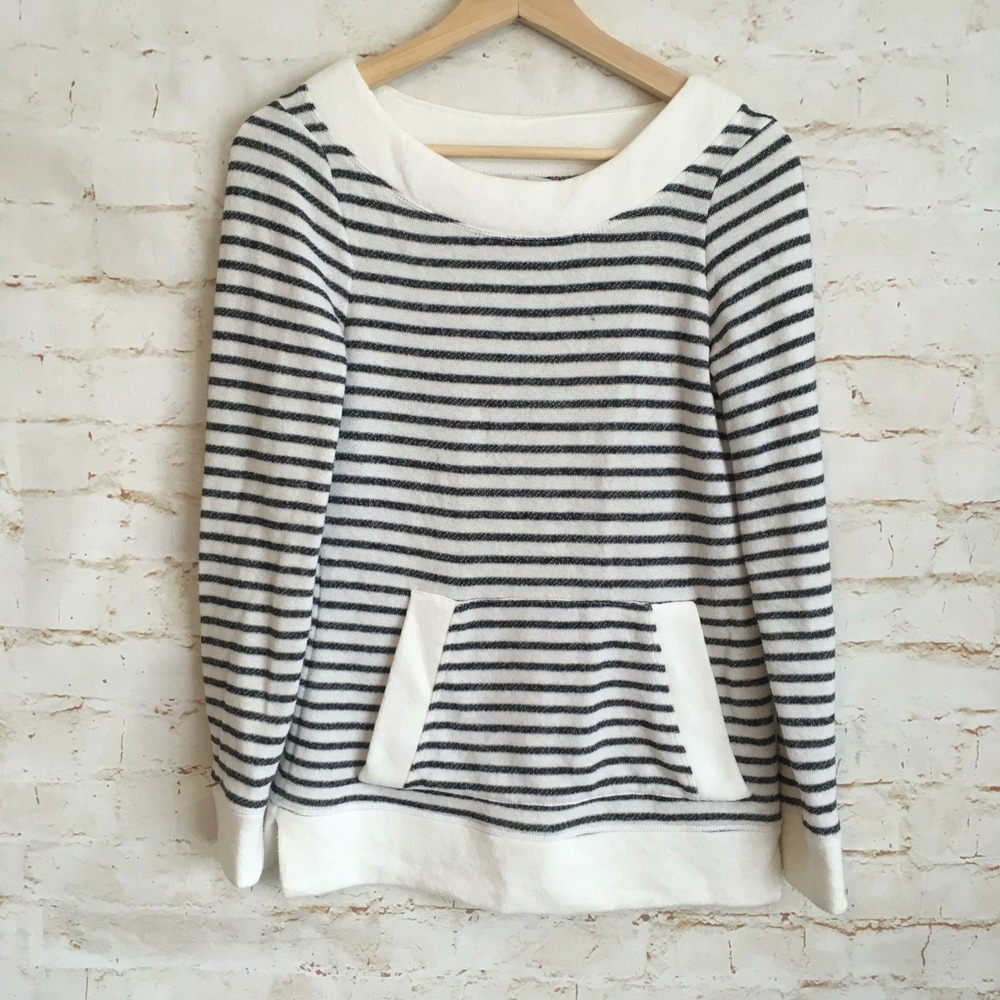Banana Republic Women's XS Black Ivory‎ Striped Soft Pullover Sweater